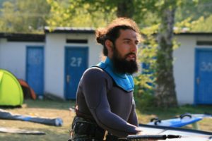 alt:"istruttore team Globe Kiter Colico"