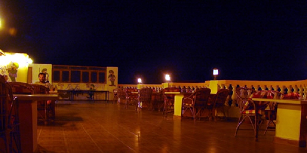 A cena in terrazza a Safaga - vacanza low cost