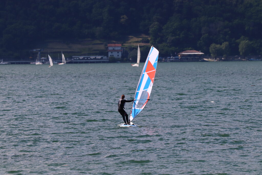 Lezione di windsurf - corso intensivo lago di Como