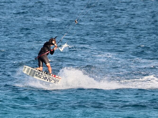 Prove di riding blind kitesurfing