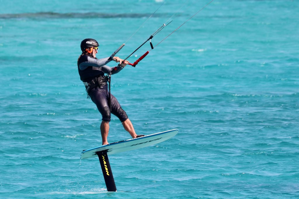 kitesurf con foil board
